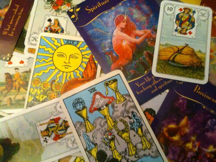 Curso de Tarot e Baralho Cigano